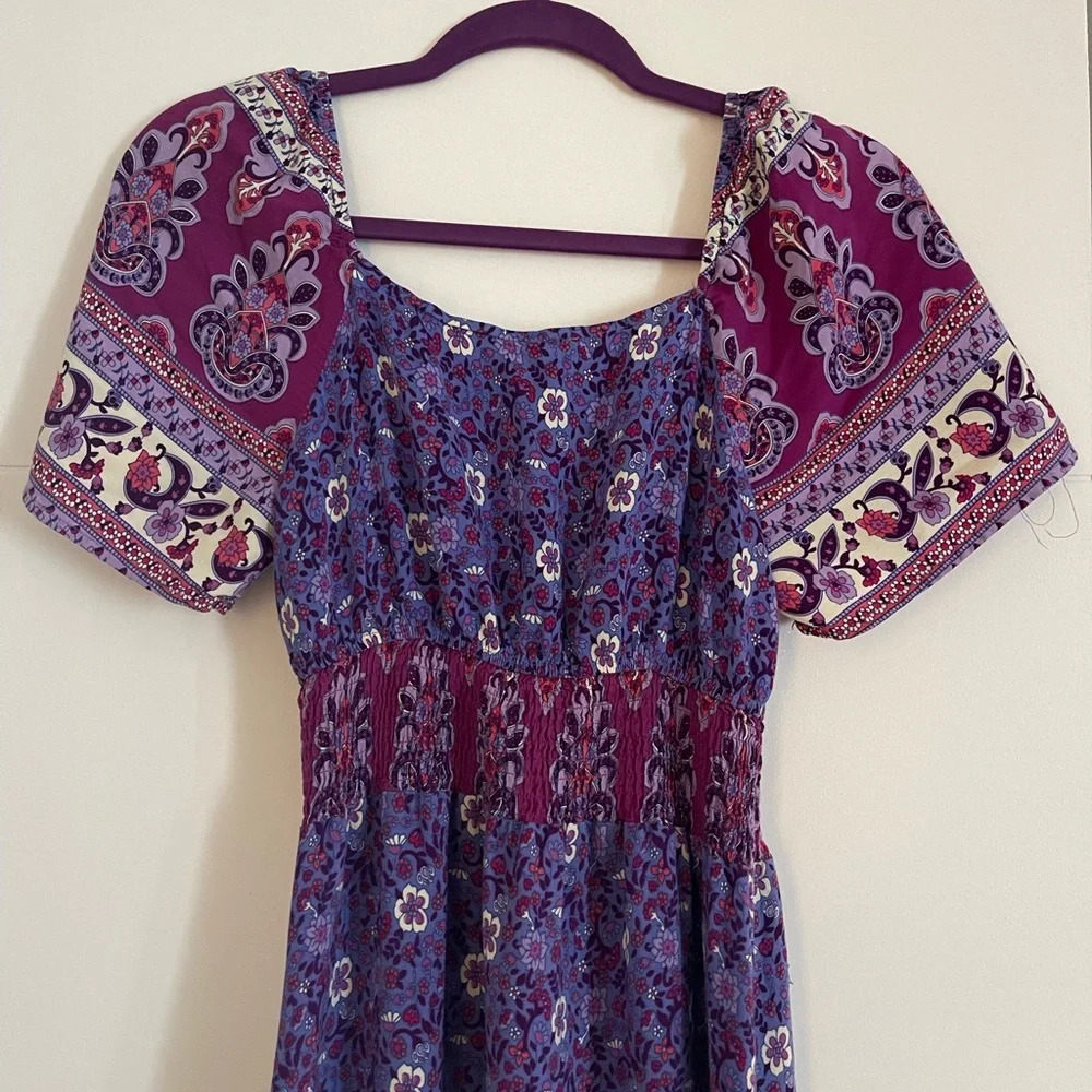 Beautifullllll Dress for the summer you could used it open in back or in front